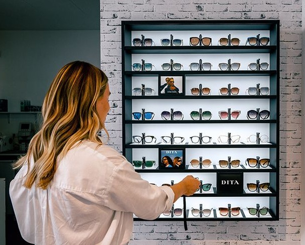 Top Vision Instore sunglasses display cabinet