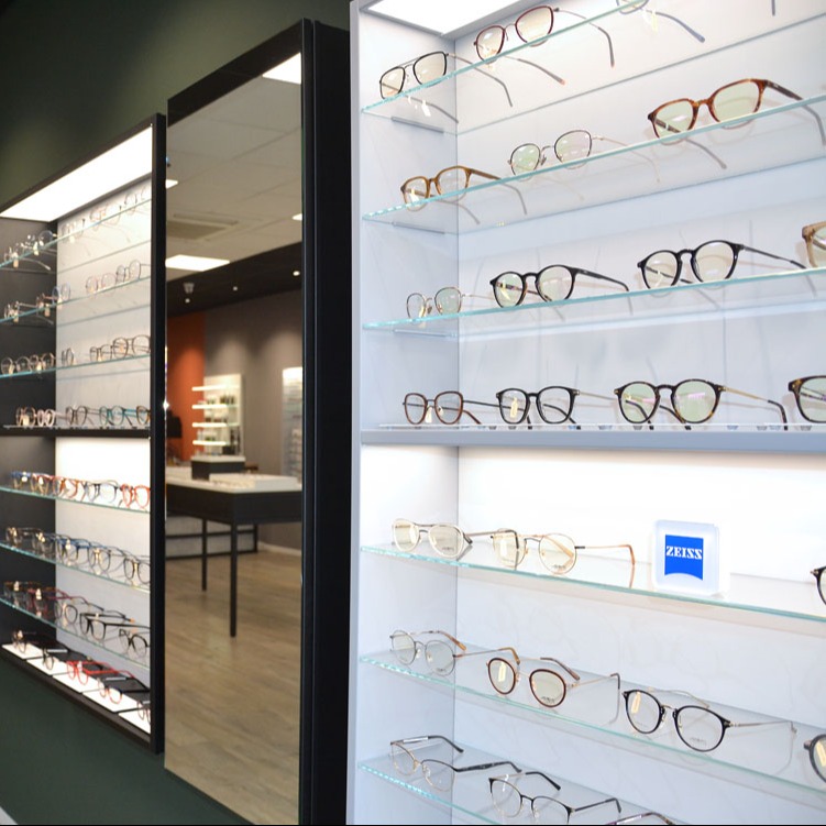 Top Vision Instore CARRÉ GLASS optician display correction frames