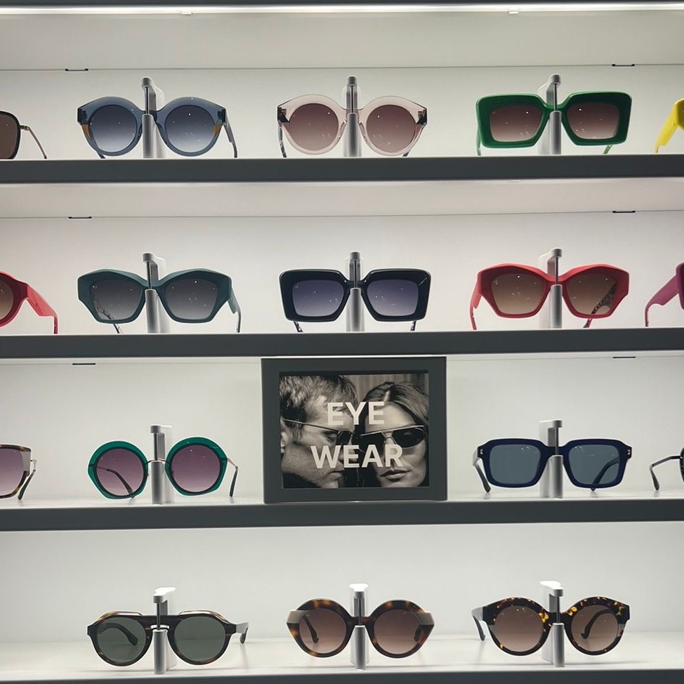 Top Vision Instore secured glasses shelves